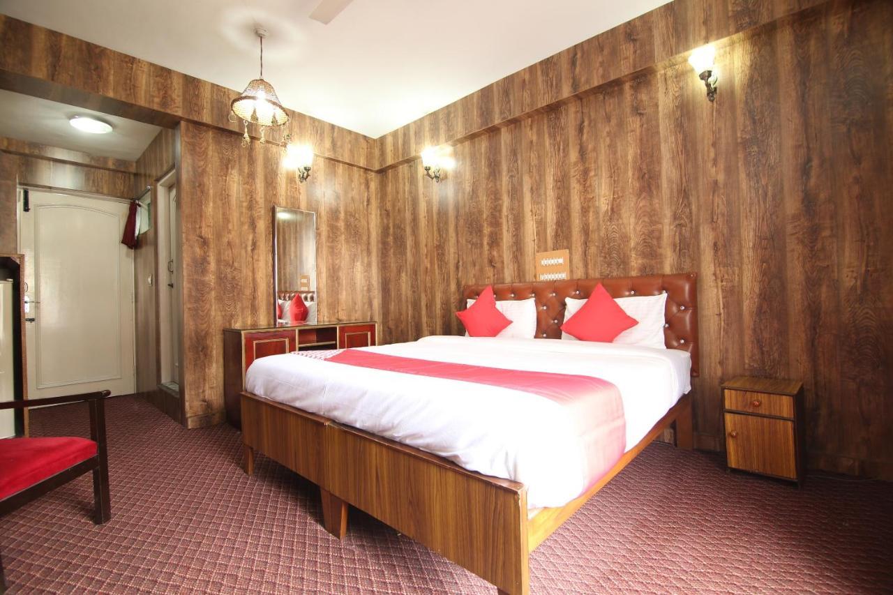 Hotel International Srinagar Buitenkant foto