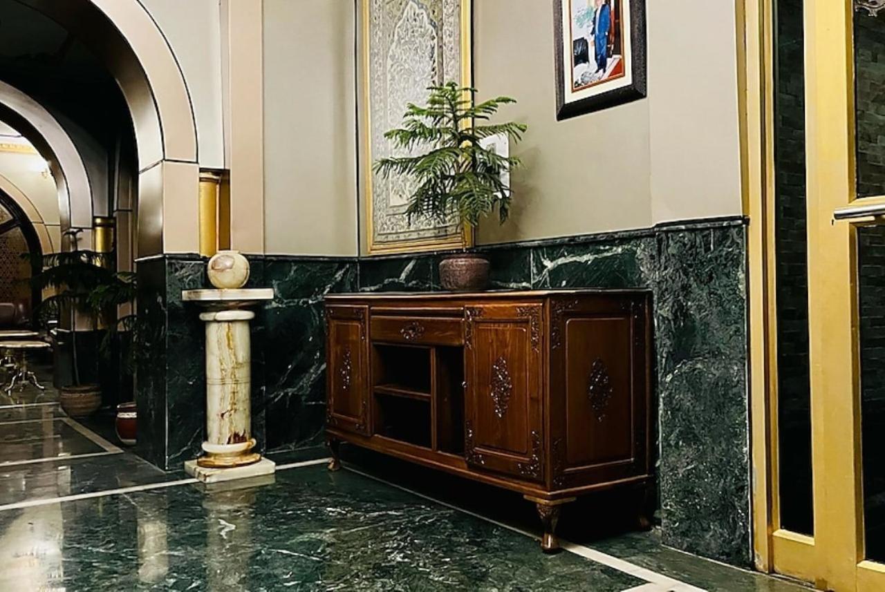 Hotel International Srinagar Buitenkant foto