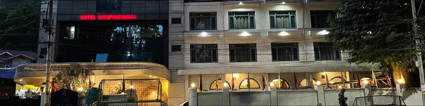 Hotel International Srinagar Buitenkant foto